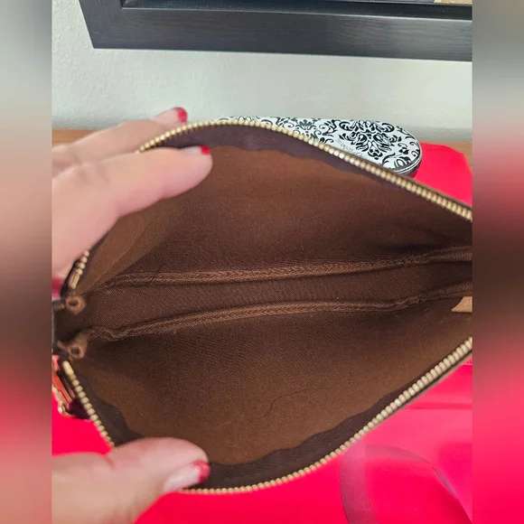 💯AUTHENTIC VINTAGE LOUIS VUITTON X MURAKAMI POCHETTE - Picture 7 of 9